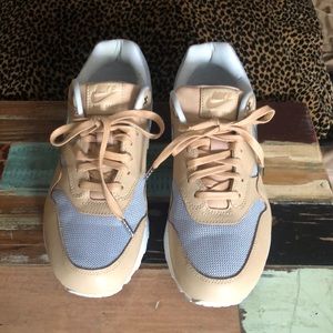 Nike Air Max sneaker beige/silver/white